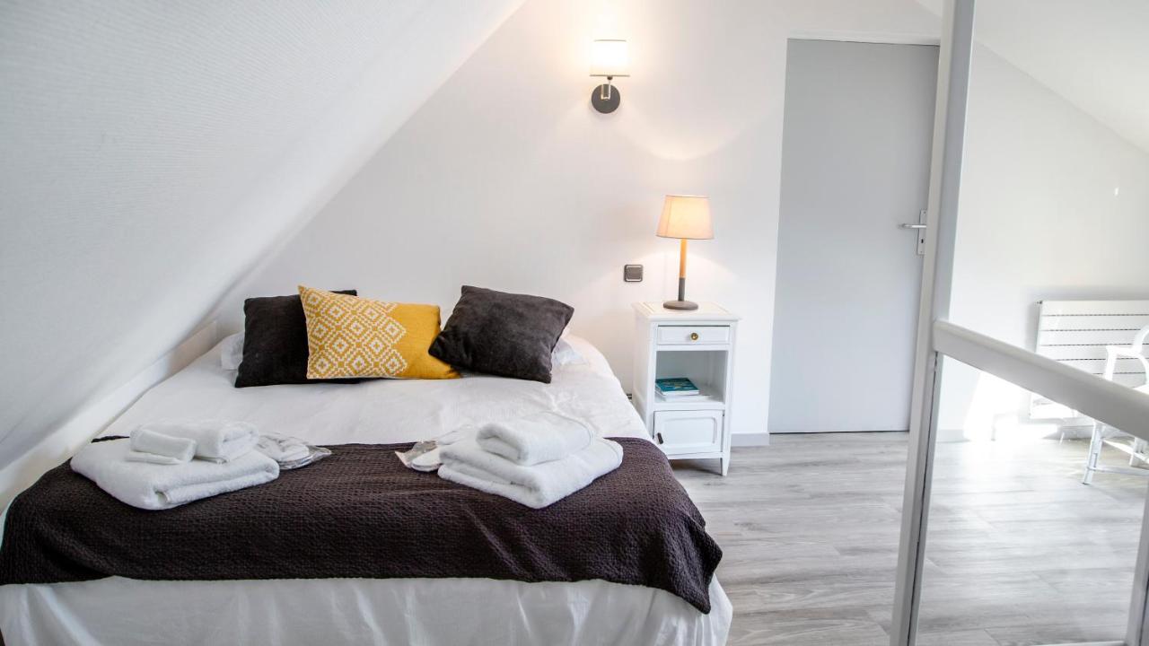 Le Champ Du Renne Bed and Breakfast Le Mans Exteriör bild
